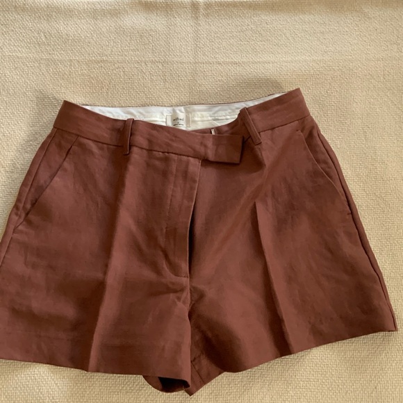 Pants - Aritzia Wilfred linen shorts